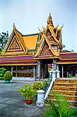 Phnom Penh - Silver Pagoda compound, the gallery of Ramaketi frescoes